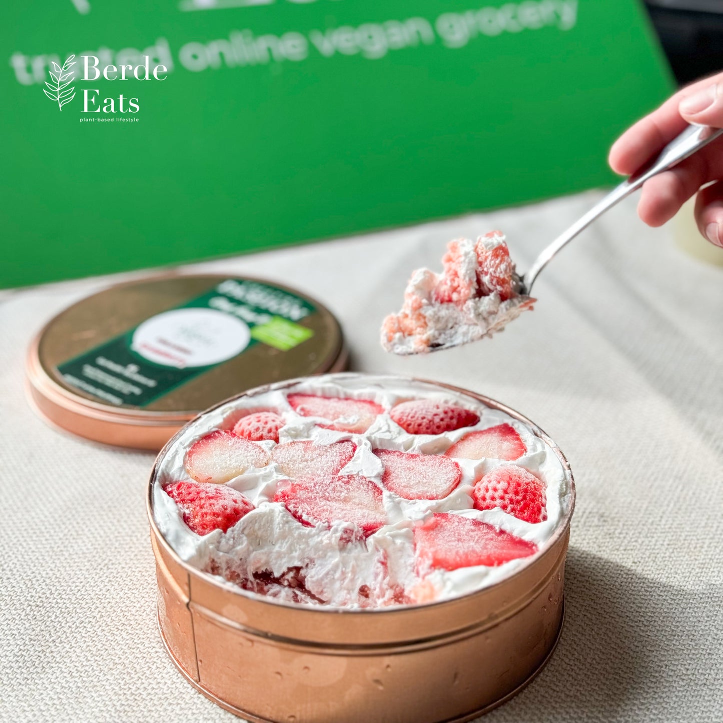 Cake - Strawberry Tiramisu in Tin