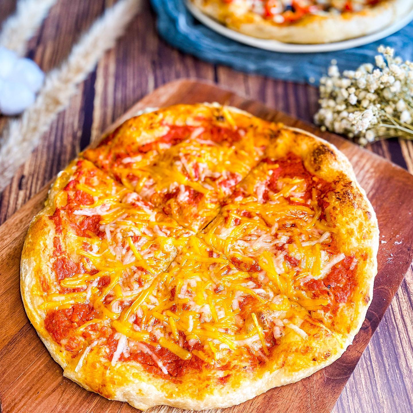 Neapolitan Pizza (freshly baked) 🔥🍕