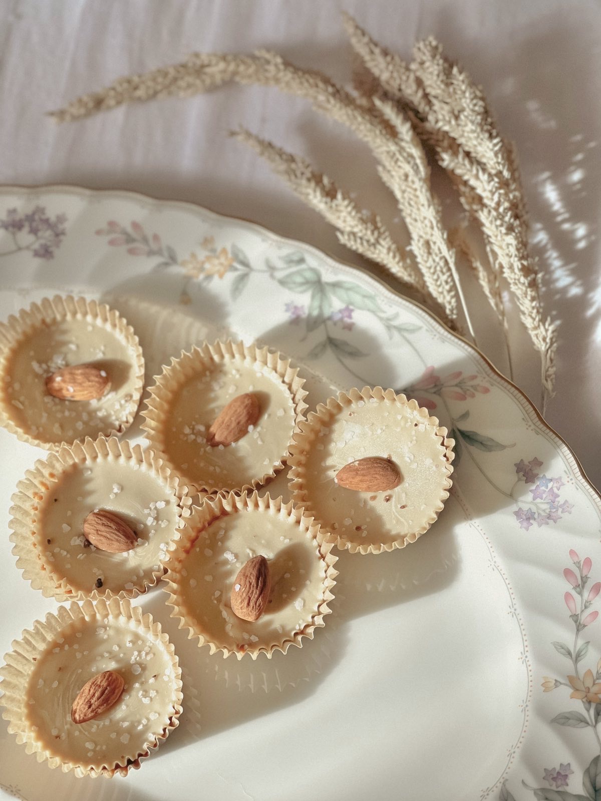 BLANC | White Chocolate Peanut Butter Cups (Box of 6)
